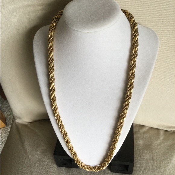 Monet Vintage Double Twist Goldtone Rope Necklace - Picture 8 of 8